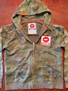VIXXON Camo Zip-Up Hoodie with Lip Patch